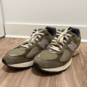 New Balance 2002R Olive Brown